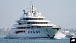 Яхта Amadea