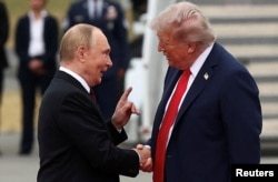В пятницу на Аляске состоялась встреча президента России Владимира Путина с президентом США Дональдом Трампом. Они разговаривали в Анкоридже около трех часов и вышли к журналистам без внятных договоренностей по поводу прекращения огня в Украине, 15 августа 2025, фото Reuters
